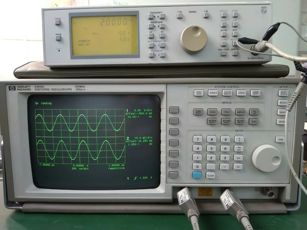 HP 54510A Digitizing Oscilloscope 250MHz 1GSa/s with 2x HP 10441A Probes - ZYYKZ Test Equipment