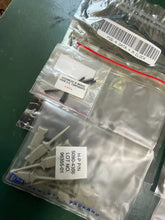 Load image into Gallery viewer, HP Agilent 5090-4356 IC Clips and 5959-9334 G Leads for HP 1670G Logic Analyzer - ZYYKZ Test Equipment