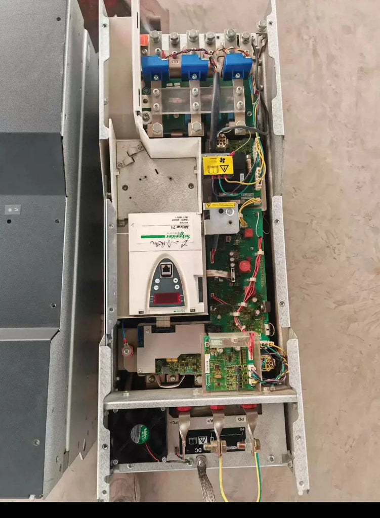 Schneider Electric ATV71HC13N4 15 HP Variable Frequency Drive - ZYYKZ Test Equipment