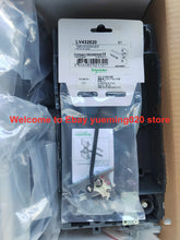 Load image into Gallery viewer, LV432538 3P Compact Plug-In Base Kit