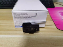Load image into Gallery viewer, Omron Z-15HW24-B Heavy-Duty Limit Switch, 24V AC/DC - ZYYKZ Test Equipment