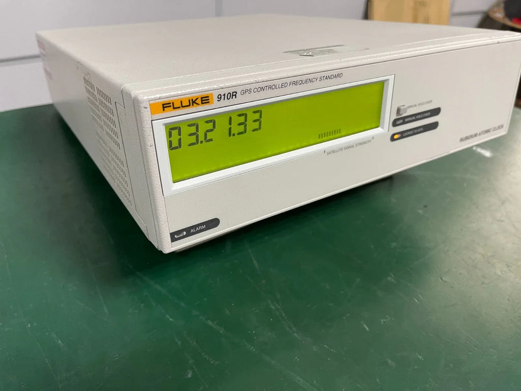 Fluke 910R GPS Controlled Frequency Standard 736 - ZYYKZ Test Equipment