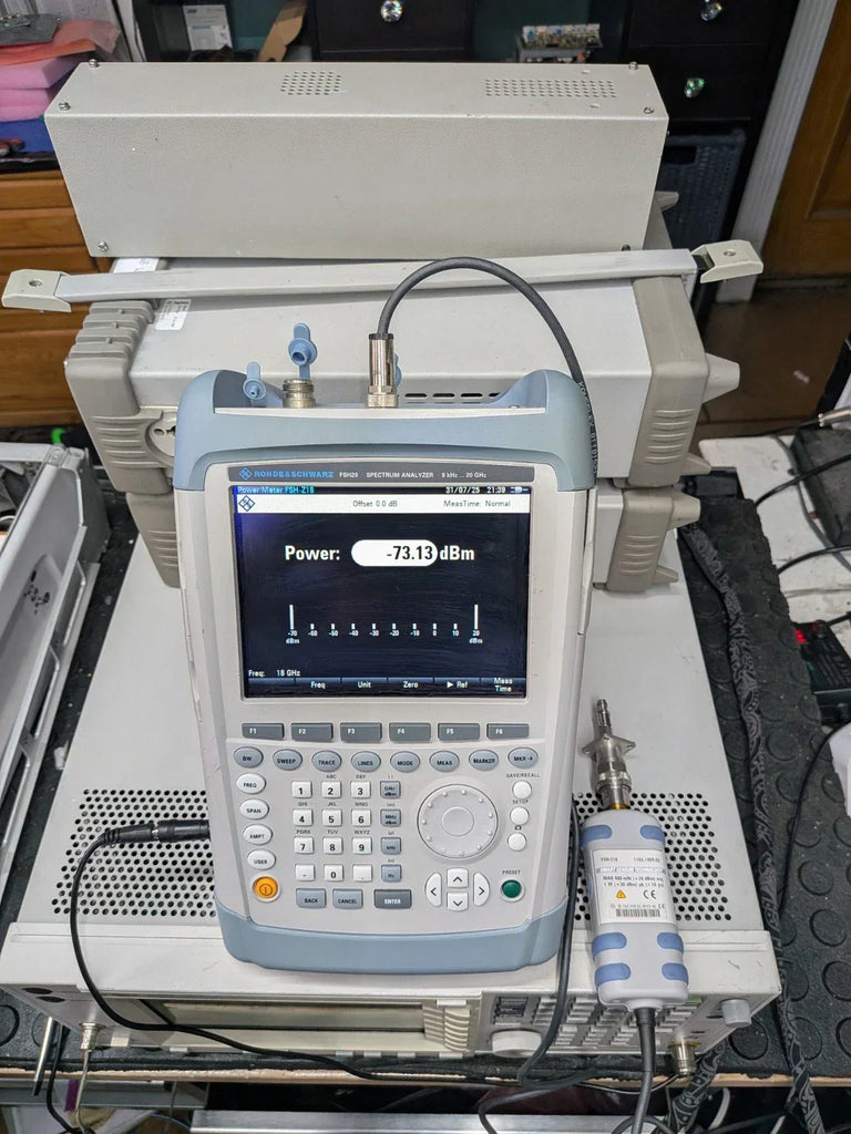 Rohde & Schwarz FSH20 K17 Handheld Spectrum Analyzer with Integrated Power Meter & Sensor - Calibrated - ZYYKZ Test Equipment