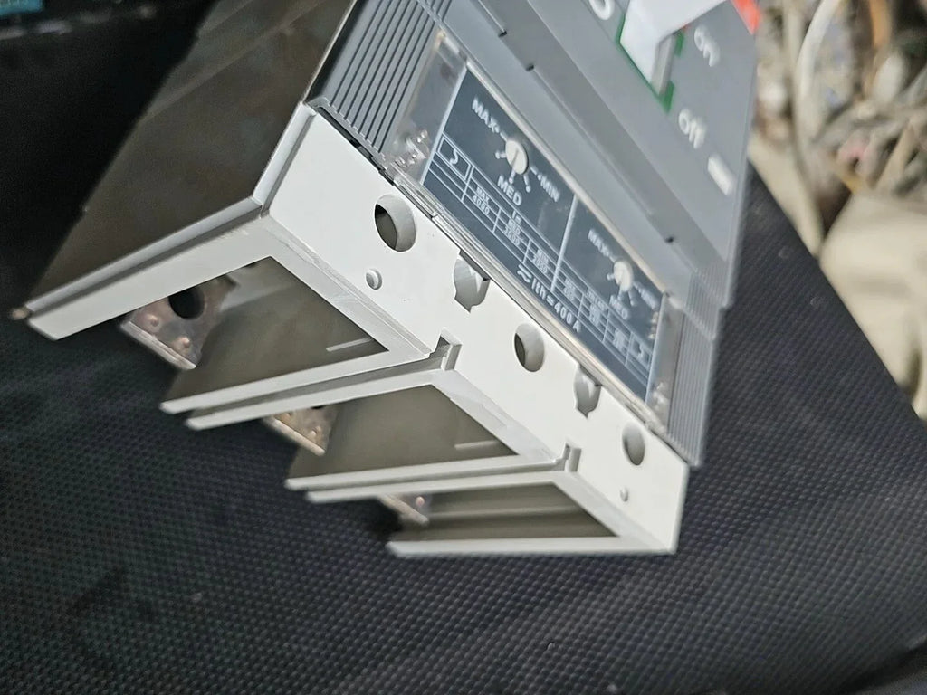 ABB Sace S5 Molded Case Circuit Breaker - Reliable Electrical Protection - ZYYKZ Test Equipment