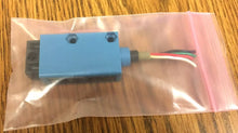 Load image into Gallery viewer, Honeywell FE7C-FRC6-M Fiber Optic Photoelectric Micro Switch Sensor - ZYYKZ Test Equipment