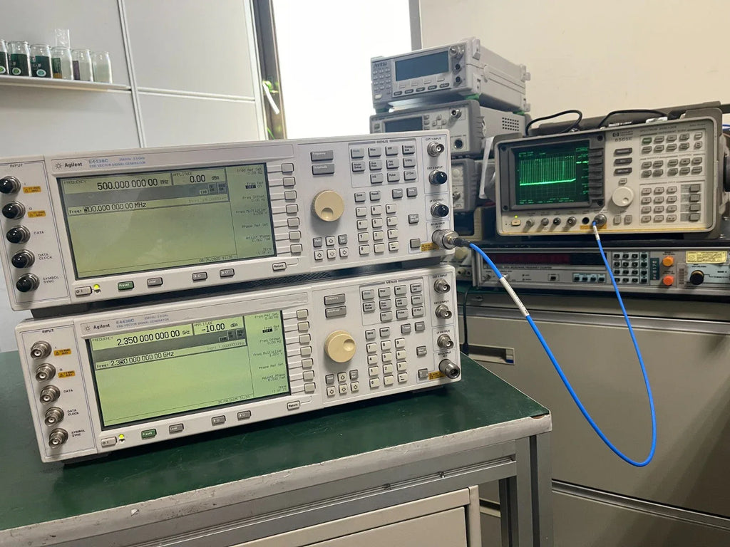 Agilent E4438C ESG Vector Signal Generator 250 kHz to 3 GHz - ZYYKZ Test Equipment