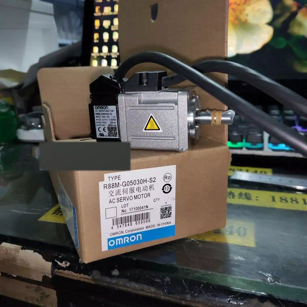 Omron R88M-G05030H-S2 Precision Servo Motor 3000 RPM, 50W - ZYYKZ Test Equipment