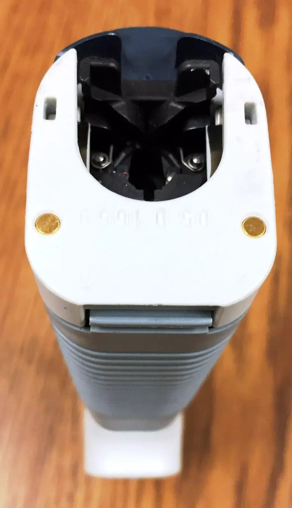 BrandTech Scientific HandyStep Electronic Pipette - Precision Liquid Handling - ZYYKZ Test Equipment