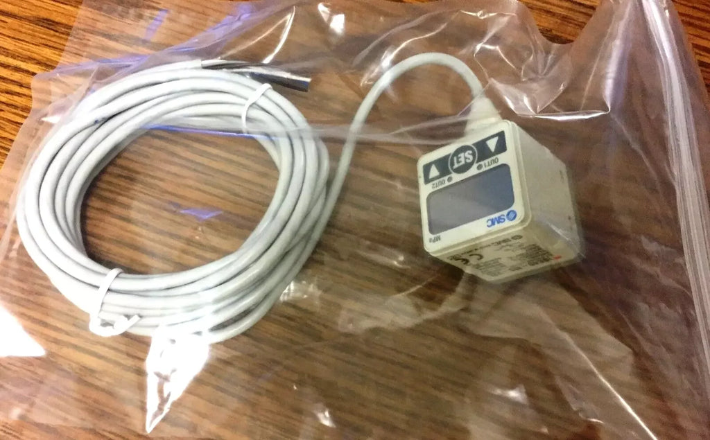 SMC ISE40-M5-22L Digital Pressure Switch with High Precision - ZYYKZ Test Equipment