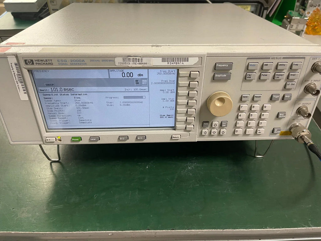 HP Agilent E4420A ESG-2000A Analog RF Signal Generator 250 kHz–2 GHz - ZYYKZ Test Equipment