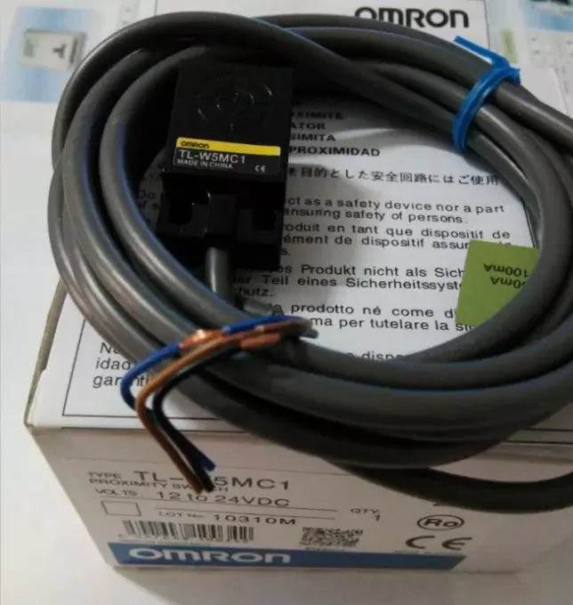 OMRON TL-W5MC1 Photoelectric Sensor Switch - Compact, Reliable Detection - ZYYKZ Test Equipment