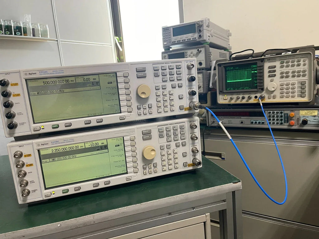 Agilent E4438C ESG Vector Signal Generator 250 kHz to 3 GHz - ZYYKZ Test Equipment