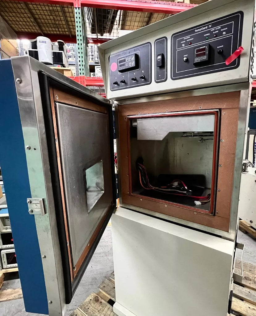 Tenney ST-JR Environmental Test Chamber with Altitude Simulation up to 30,000 ft and Temperature Control - ZYYKZ Test Equipment