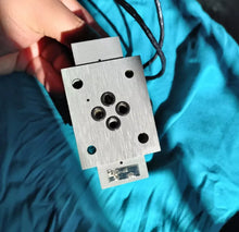 Load image into Gallery viewer, Moog G771K227A High-Performance Industrial Hydraulic Valve - ZYYKZ Test Equipment