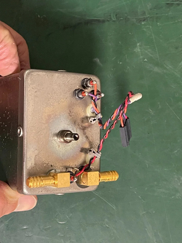 HP Agilent 10811E 10MHz Precision Reference Crystal Oscillator for 8360 Series - ZYYKZ Test Equipment