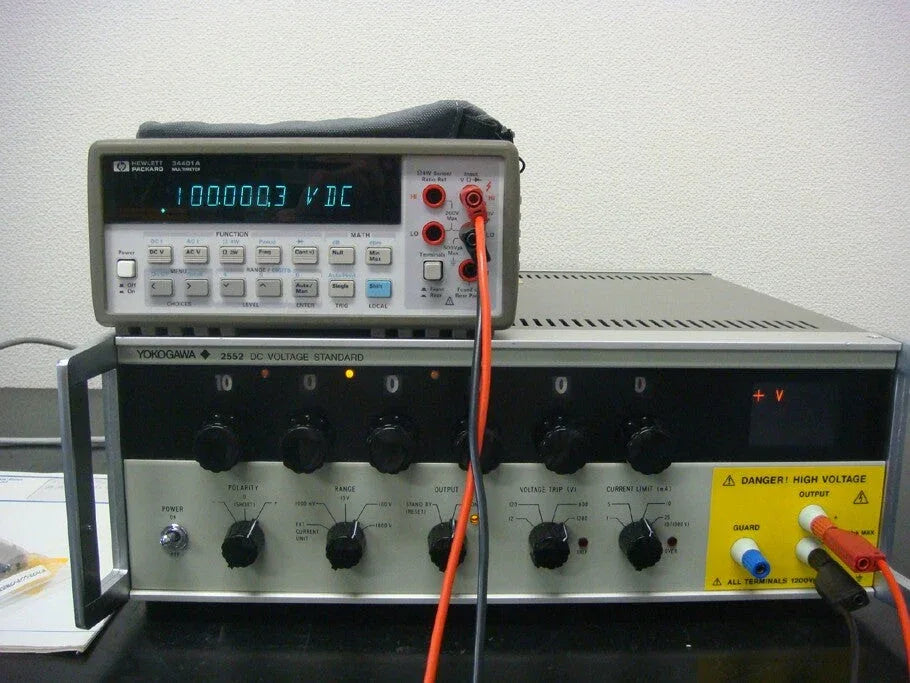 YOKOGAWA 2552-12 Precision DC Standard Source Calibrator - ZYYKZ Test Equipment