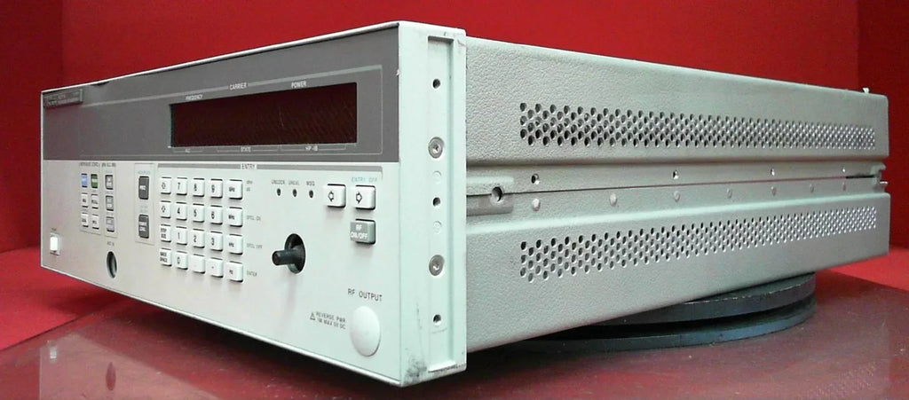 Agilent 83711A Synthesized Signal Generator 1-20 GHz - ZYYKZ Test Equipment