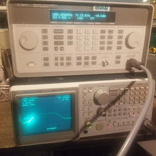 Load image into Gallery viewer, Tektronix 2712 Portable Spectrum Analyzer 100 kHz to 1.8 GHz - ZYYKZ Test Equipment