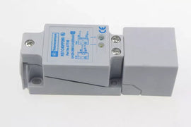 Schneider Electric XS7C40FP260 Proximity Sensor Switch - Compact, Reliable - ZYYKZ Test Equipment