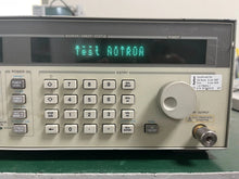 Load image into Gallery viewer, HP Agilent 83752A 10MHz-20GHz Synthesized Signal Generator with Option 1E5 - ZYYKZ Test Equipment