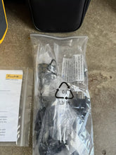 Load image into Gallery viewer, Fluke 729PRO 4M Automatic Pressure Calibrator with 4 Million Count Display - New Sealed, Calibrated 2024 - ZYYKZ Test Equipment