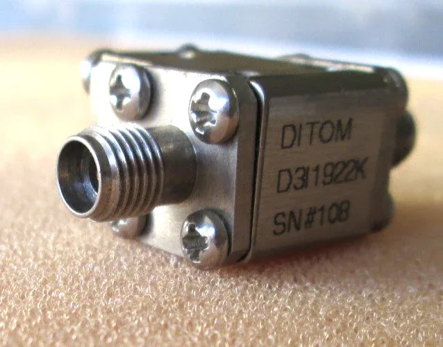 Ditom Microwave RF Signal Isolator 19–22 GHz High Isolation - ZYYKZ Test Equipment
