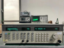Load image into Gallery viewer, HP Agilent 83752A 10MHz-20GHz Synthesized Signal Generator with Option 1E5 - ZYYKZ Test Equipment