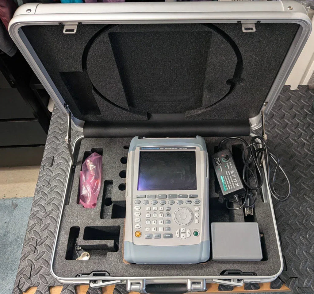 Rohde & Schwarz FSH20 K17 Handheld Spectrum Analyzer with Integrated Power Meter & Sensor - Calibrated - ZYYKZ Test Equipment