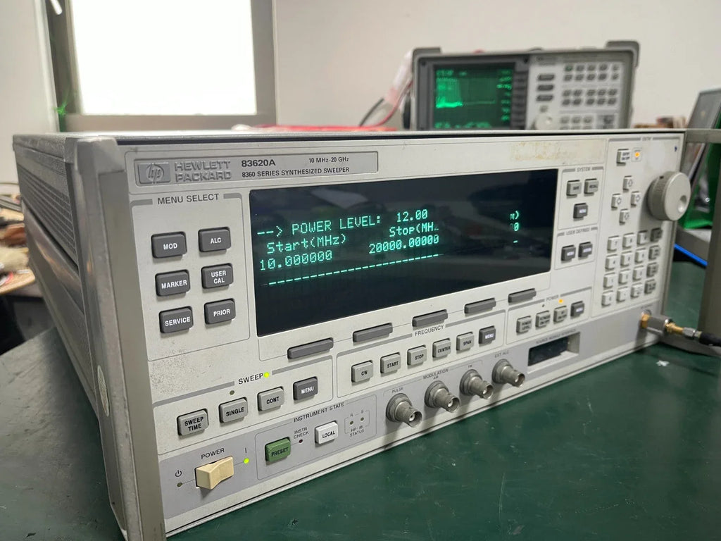 HP Agilent 83620A Synthesized Sweep Signal Generator 10MHz-20GHz - ZYYKZ Test Equipment