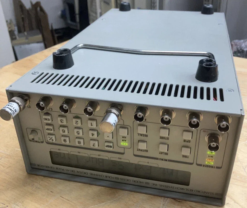 Stanford Research DG535 High-Precision Digital Delay and Pulse Generator with Calibration Data - ZYYKZ Test Equipment