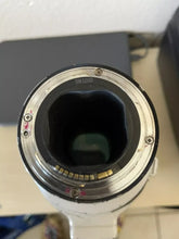 Load image into Gallery viewer, Canon EF 600mm f/4L IS USM Telephoto Ultrasonic Lens - ZYYKZ Test Equipment