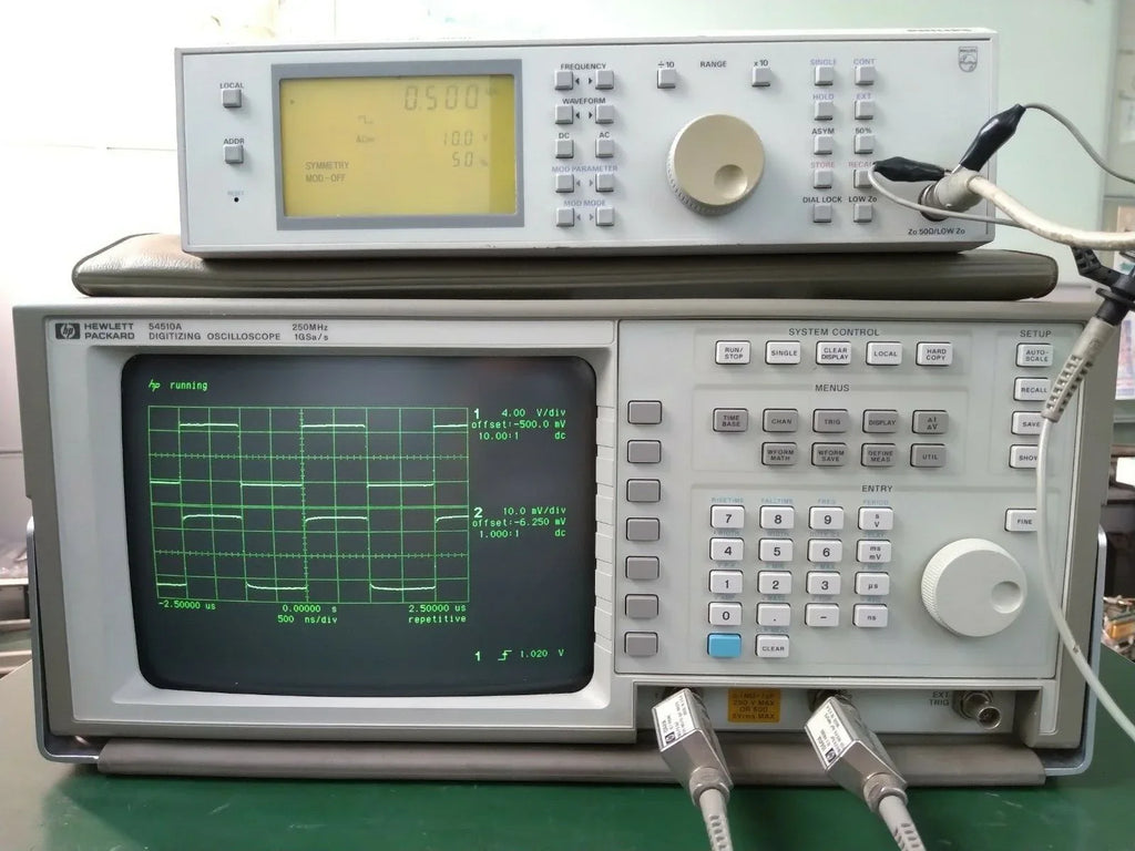 HP 54510A Digitizing Oscilloscope 250MHz 1GSa/s with 2x HP 10441A Probes - ZYYKZ Test Equipment
