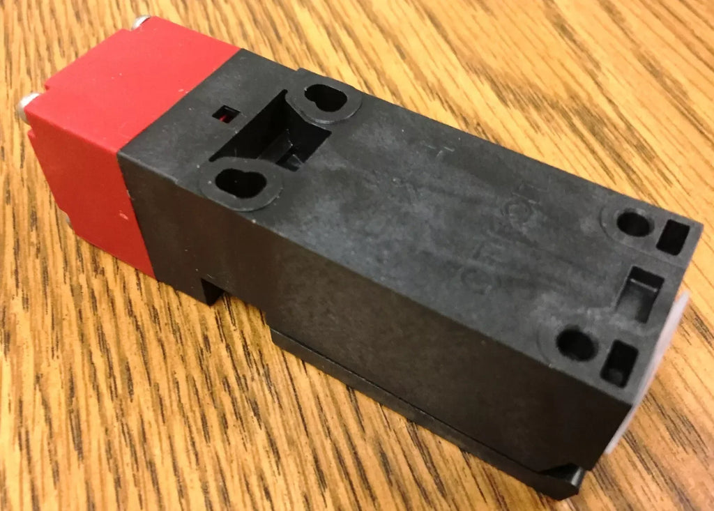 Omron D4NS-3FF Safety Interlock Switch with Key Lock - ZYYKZ Test Equipment