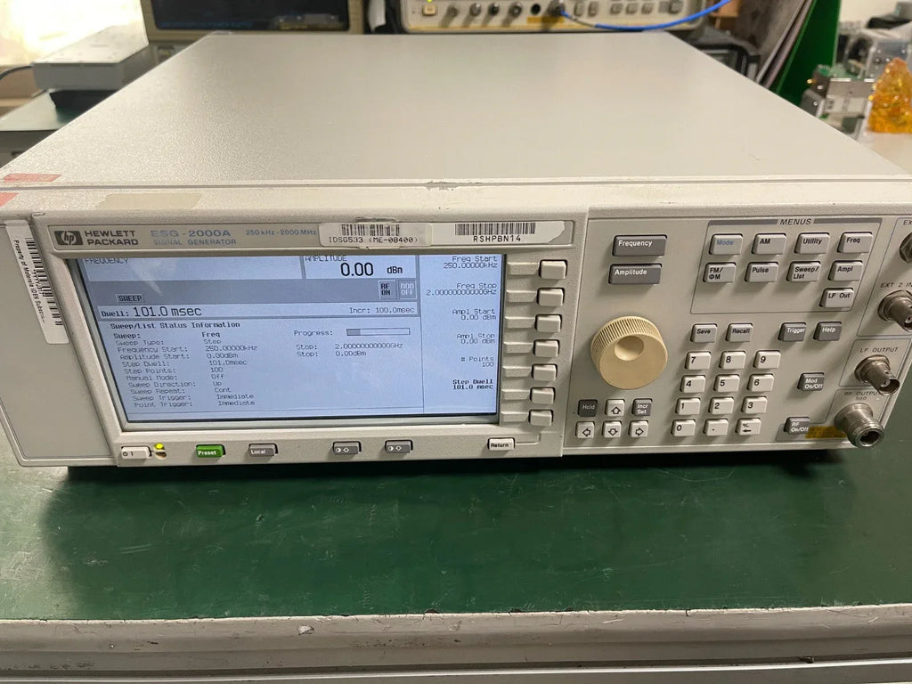 HP Agilent E4420A ESG-2000A Analog RF Signal Generator 250 kHz–2 GHz - ZYYKZ Test Equipment