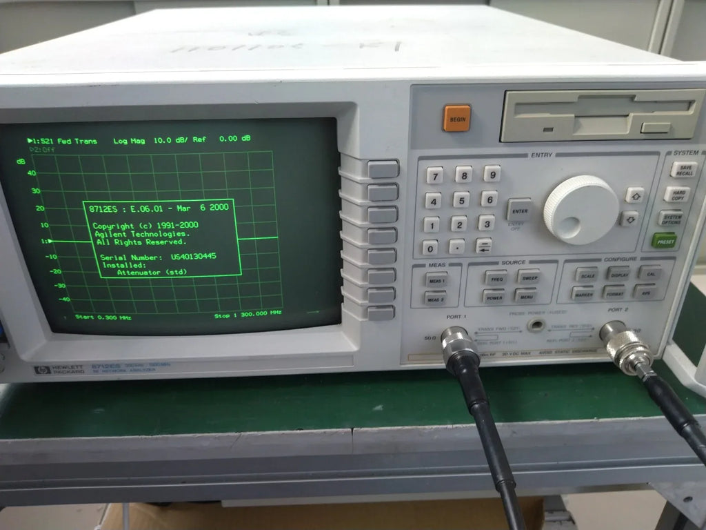 Agilent 8712ES RF Network Analyzer 300 kHz - 1.3 GHz with Ethernet LAN - ZYYKZ Test Equipment