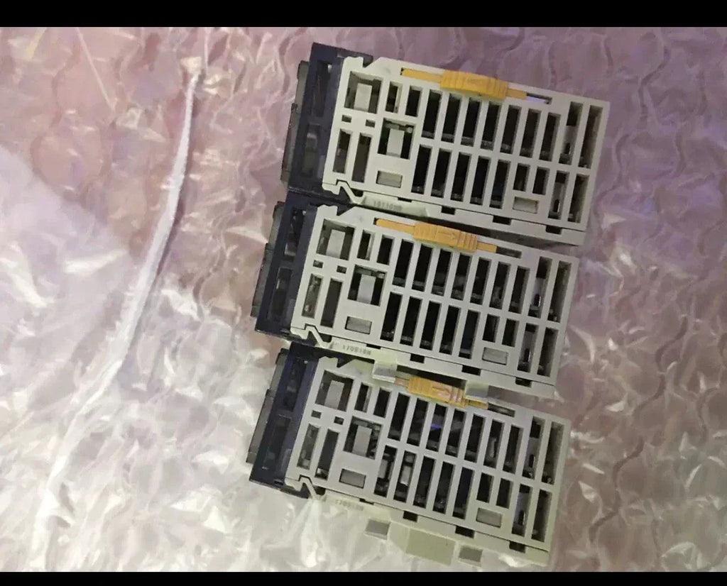 Omron CJ1W-II101 PLC Expansion Module for CJ1 Series - ZYYKZ Test Equipment