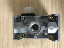 Load image into Gallery viewer, Dungs GW50A6 Pressure Switch – Adjustable Gas Pressure Control - ZYYKZ Test Equipment