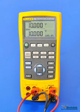 Load image into Gallery viewer, Fluke 724 Process and Temperature Calibrator - NIST Calibrated with Data