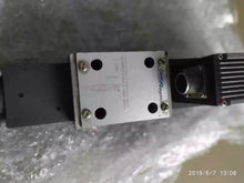 Load image into Gallery viewer, Rexroth 4WRSE 10 Q00-32 Hydraulic Directional Control Valve - ZYYKZ Test Equipment