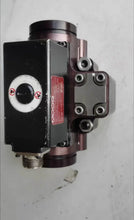 Load image into Gallery viewer, Moog 072-1202-10 S15F0FA4VBLN High-Pressure Sensor 3000 PSI - ZYYKZ Test Equipment