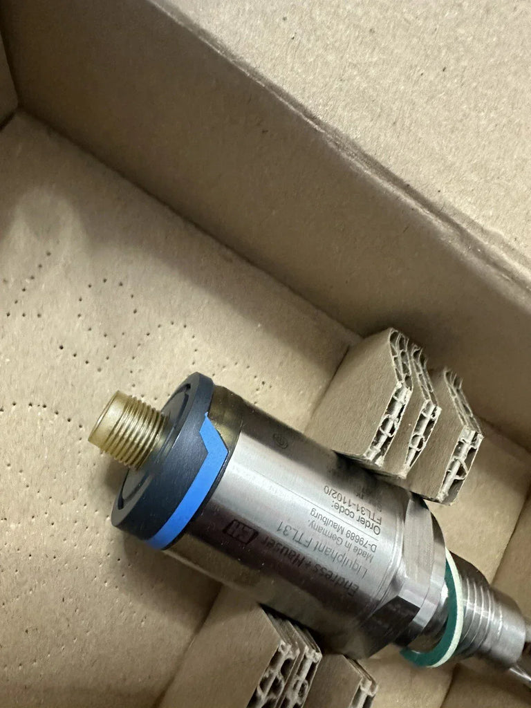 Endress+Hauser Liquiphant FTL31-1102/0 Vibrating Level Switch 10-30V DC - ZYYKZ Test Equipment