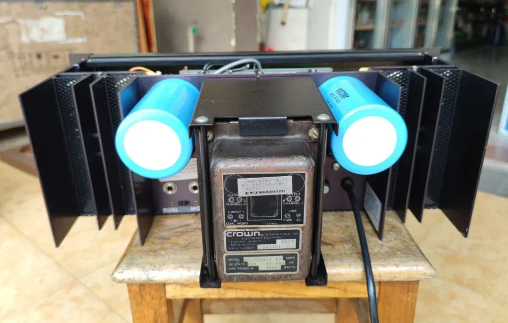 CROWN DC-300A Professional DC-Powered Monitoring Amplifier - High-Quality Audio - ZYYKZ Test Equipment