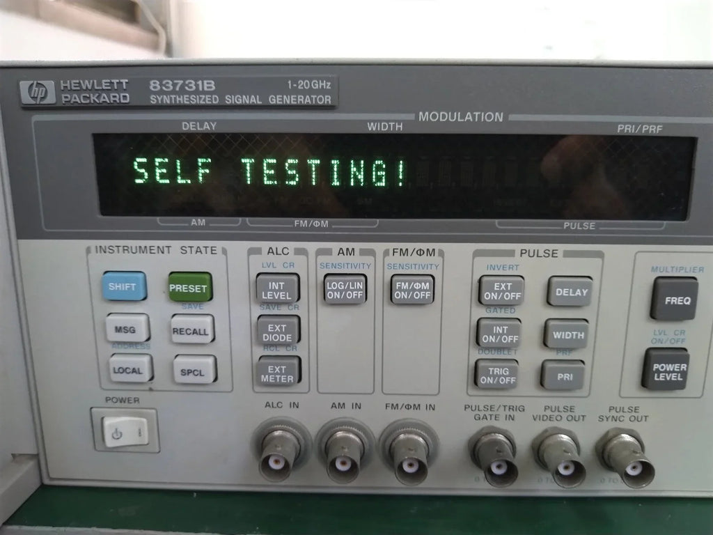 HP Agilent 83731B 1GHz-20GHz Synthesized Signal Generator with Options 1E1, 1E5, 1E8 - ZYYKZ Test Equipment