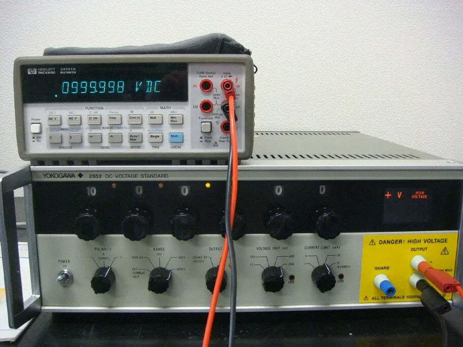 YOKOGAWA 2552-12 Precision DC Standard Source Calibrator - ZYYKZ Test Equipment