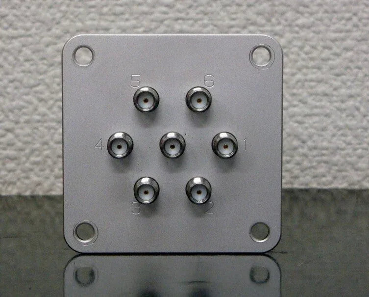 L7106B DC-20GHz SP6T Terminated Coaxial Switch by Keysight - ZYYKZ Test Equipment
