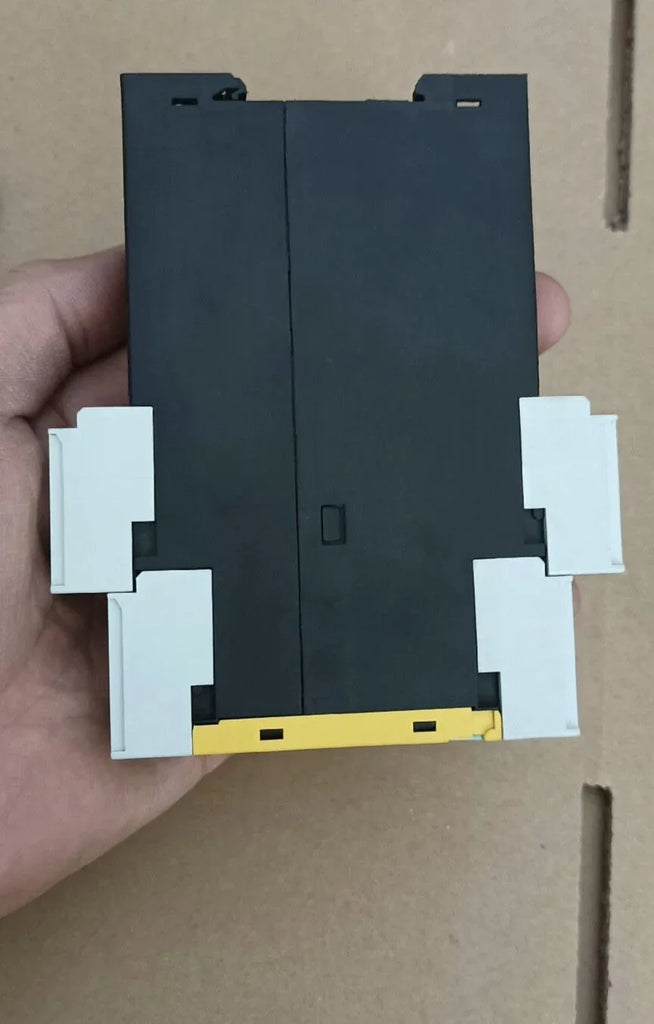 Siemens Safety Relay Module 3TK2821-1CB30 for Industrial Automation - ZYYKZ Test Equipment