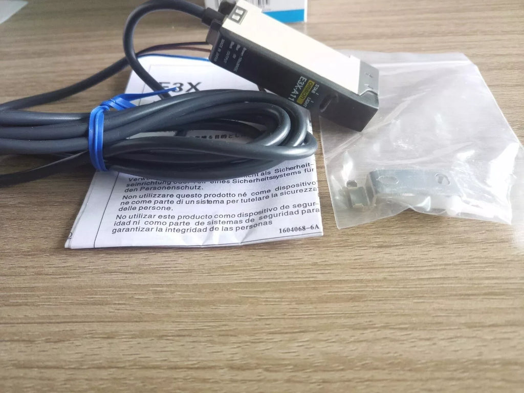 Omron E3X-A11 Photoelectric Sensor Switch - Diffuse Reflective Type - ZYYKZ Test Equipment