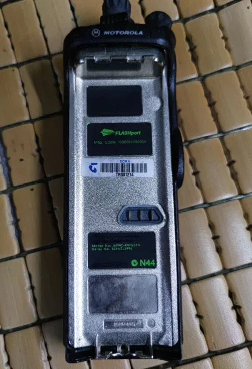Motorola XTS3000 Full Band Portable Two-Way Radio 403-480 MHz - ZYYKZ Test Equipment
