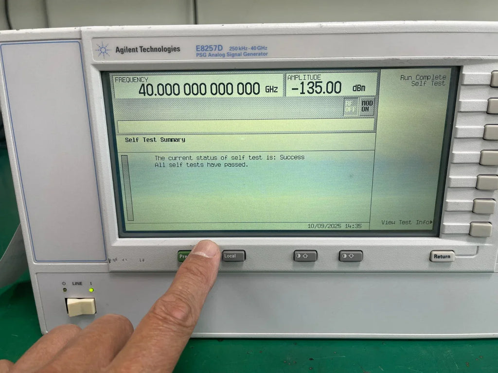 Agilent E8257D PSG Analog Signal Generator 250 kHz to 40 GHz - ZYYKZ Test Equipment