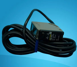 Omron E3S-CL2 Photoelectric Sensor Switch - Compact, Reliable Detection - ZYYKZ Test Equipment